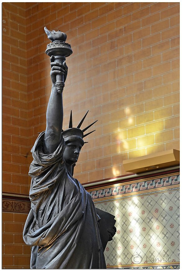 Paris_statue_Liberte_Musee_Arts_Metiers