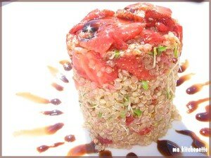 DOME_DE_QUINOA_AUX_FRAISES_ET_GRAINES_GERMEES_AU_CARAMEL_BASALMIQUE