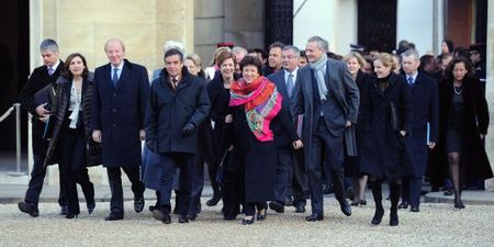 1461188_3_0dd4_les_membres_du_gouvernement_arrivent_a_pied_a