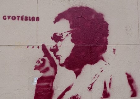 Coluche2