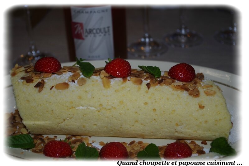 roulé aux fraises-9468