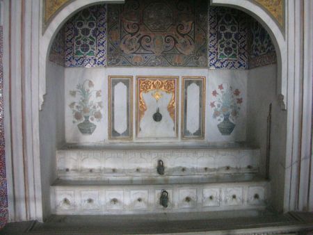 Chambre de Murat III, fontaine