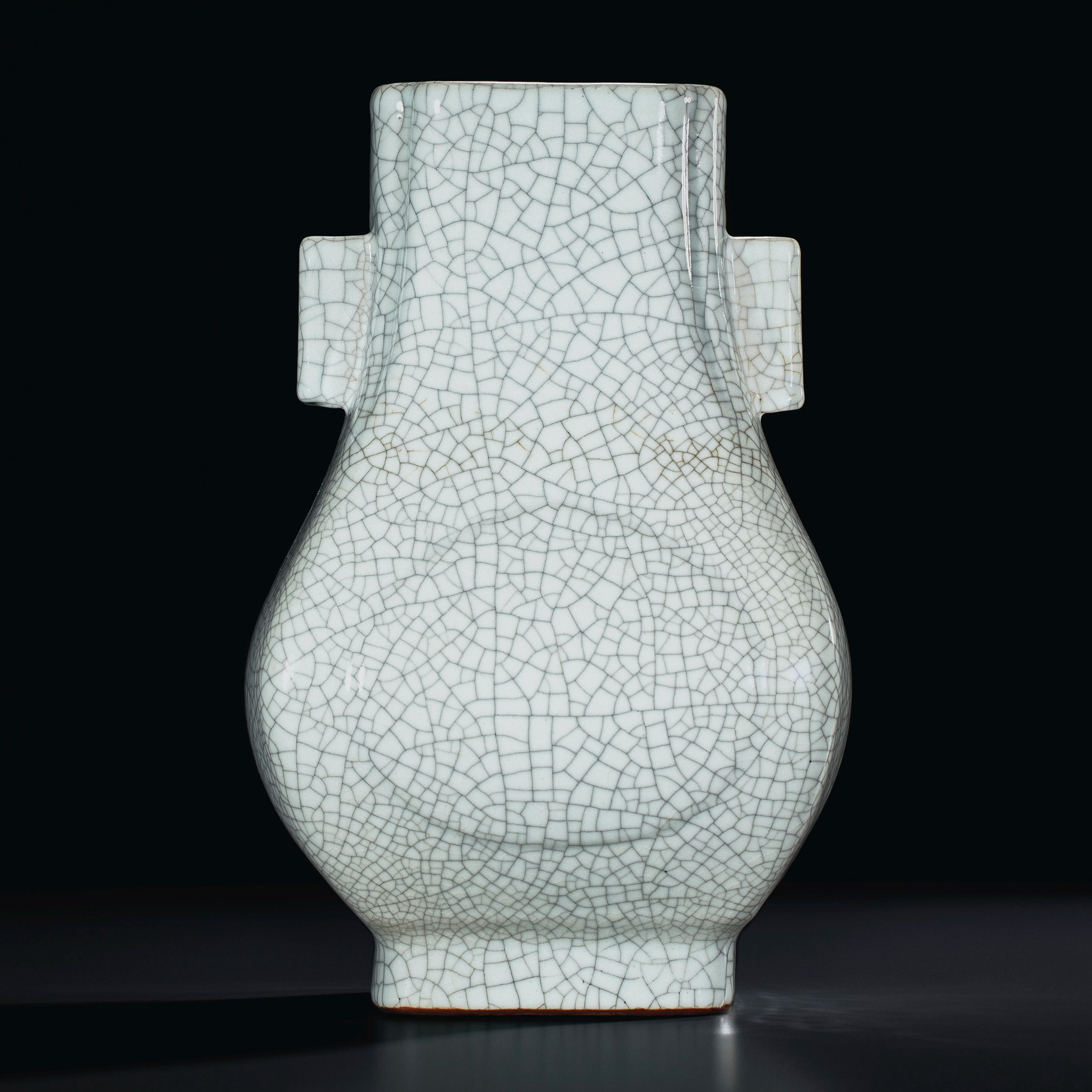 A Ge-type faceted pear-shaped fanghu-form vase, Qianlong six 