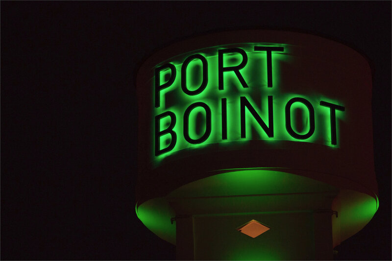 Port Boinnot nuit enseigne chateau eau verte 151120