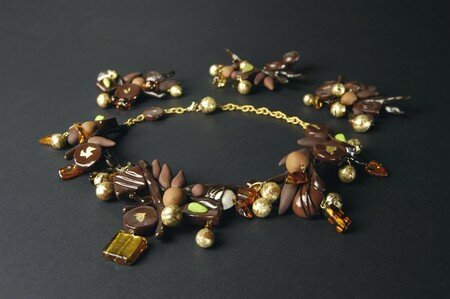 DRM__collier_chocolat__NYn_2lg