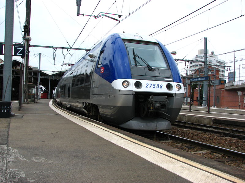 Z 27 508 quittant Toulouse Matabiau