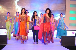 heroines-ramp-walk-at-south-spin-fashion-awrds-81