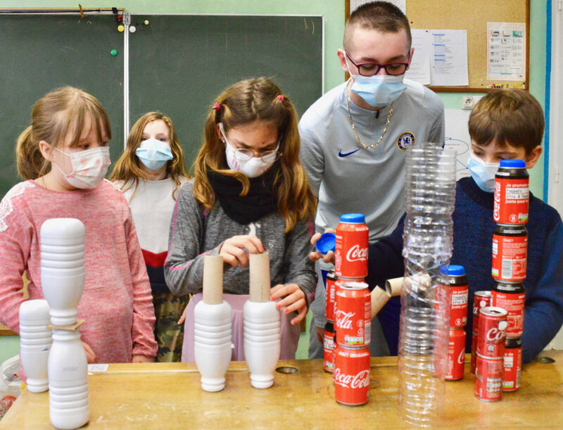 TAP 2021 ÉCOLES RECYCLAGE MAQUETTE bouteilles cannettes