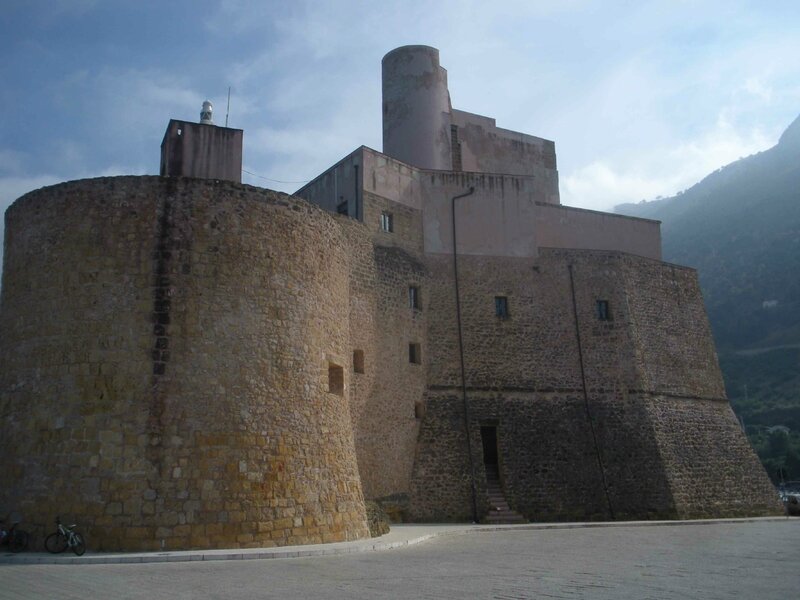 La forteresse sur le port