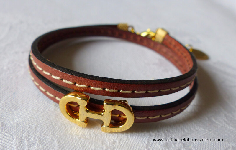 Bracelet Cavalière doré double (brun) - 24 €
