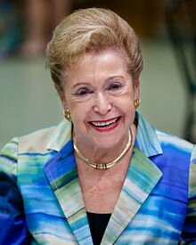 220px-Mary_Higgins_Clark_at_the_Mazza_Museum