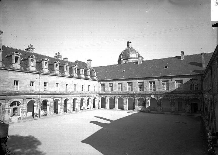 Caen_quartierlorge_cloitrevisitation_lefevrepontalis