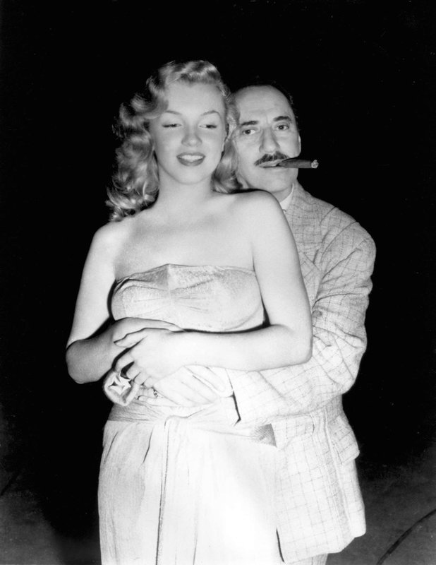 1949-Love_Happy-film-sc_mm-set-with_groucho_marx-4-1b