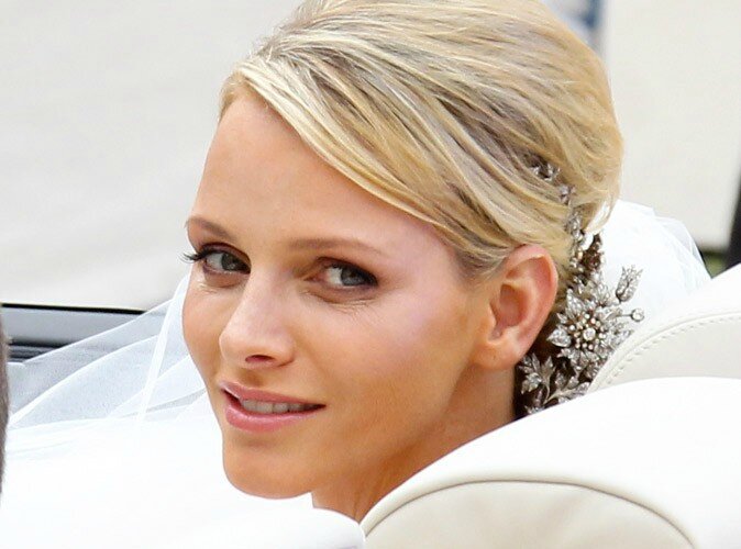 Charlene-de-Monaco-les-larmes-a-son-mariage-Seulement-les-emotions_portrait_w674[1]