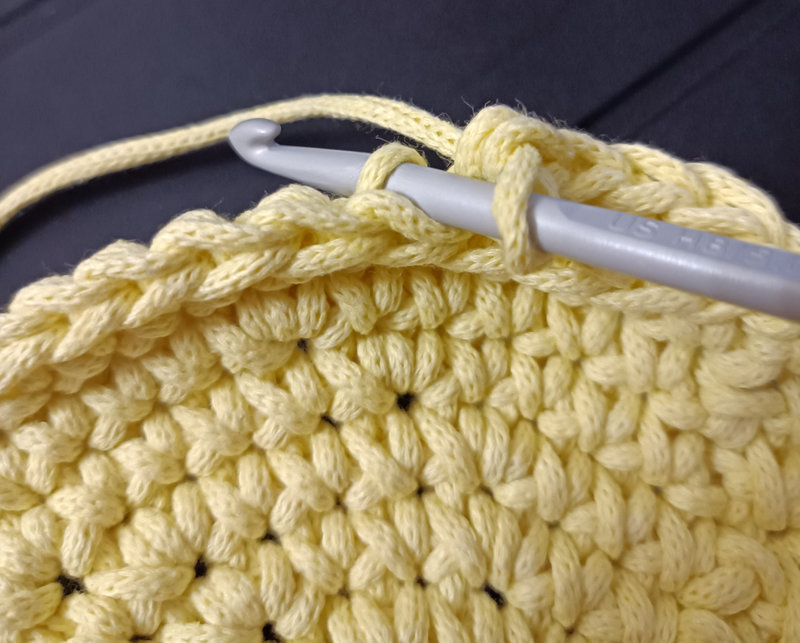 comment piquer votre crochet au 1er rang de votre corbeille