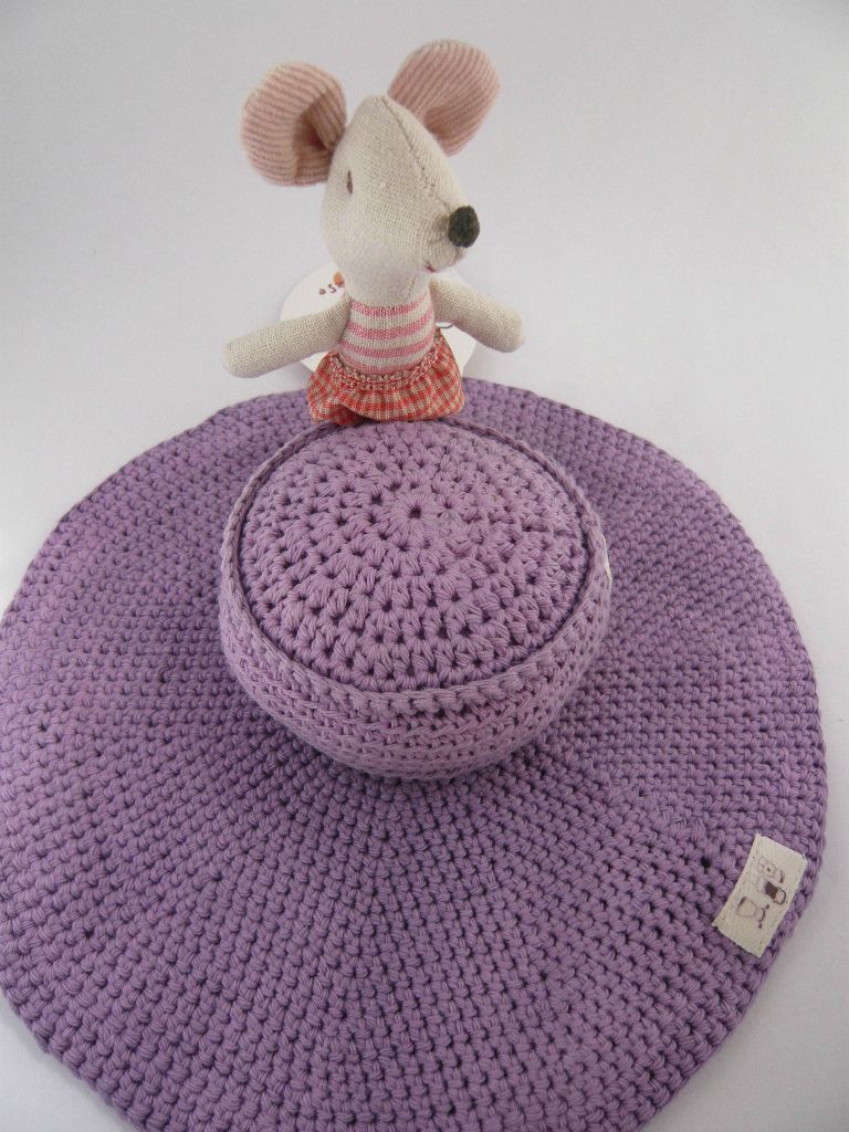 petit pouf et tapis rond crochet