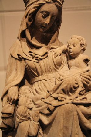 Vierge XV calcaire