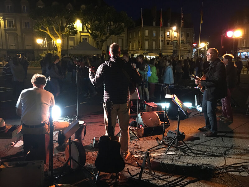 fête de la musique_Avranches_2018_place Littré_Les Pieds au Planchers_folk_trad