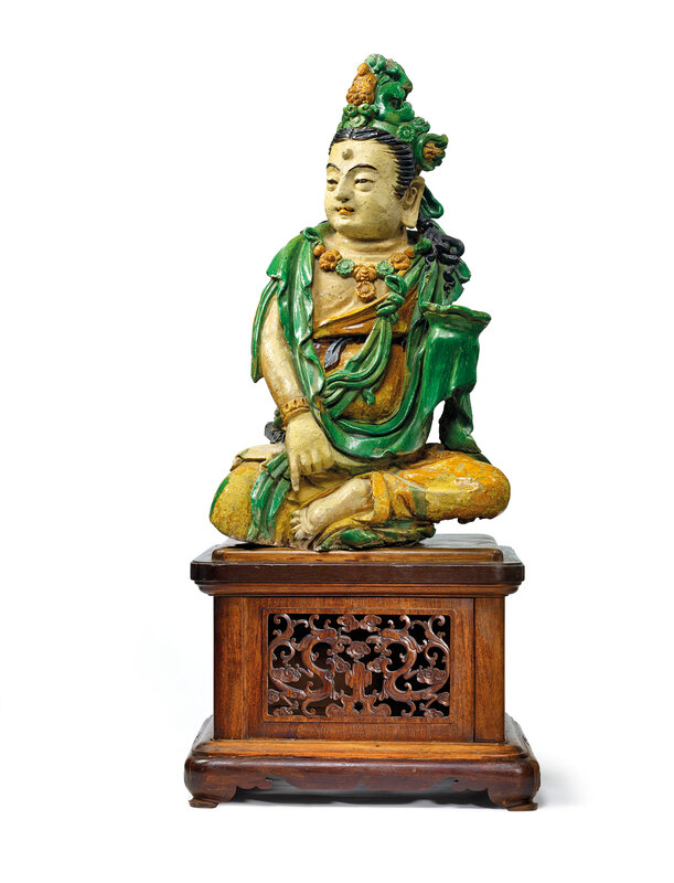 Grande statue de bodhisattva en grès émaillé sancai, Chine, fin de la dynastie Ming (1368-1644)