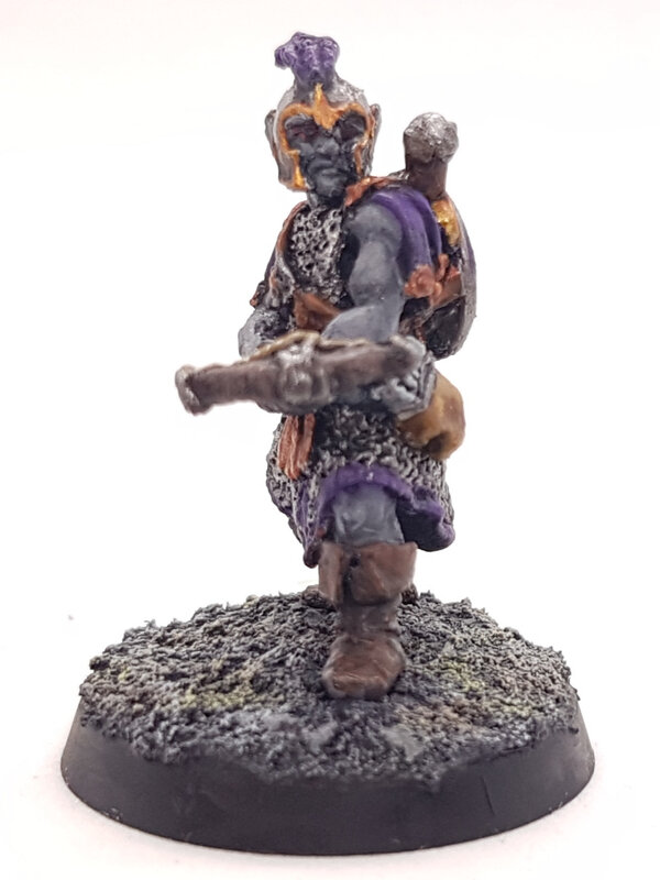 213 - C09 - Dark Elves - AL-03 - Warrior Loading Crossbow (3)