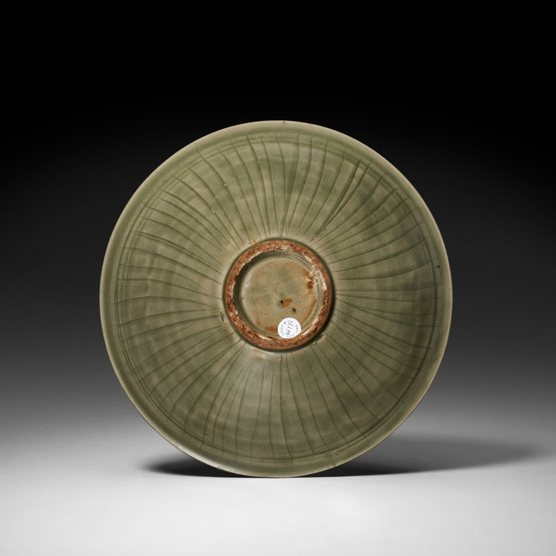 2023_NYR_20461_0857_001(a_molded_yaozhou_celadon_fish_and_water_weeds8217_bowl_northern_song-j053326)