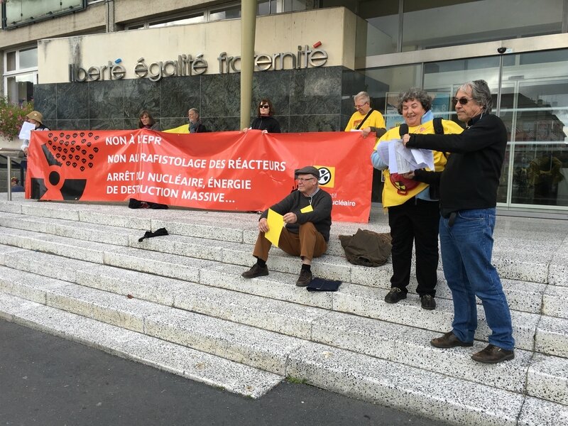 Alain Rivat Chantal Cuisnier Didier Anger CAN Ouest Saint-Lô manifestation anti EPR nucléaire septembre 2017