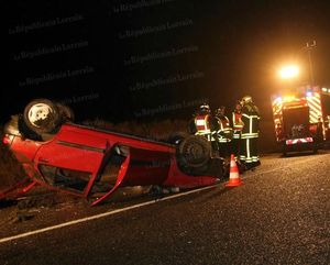 la-voiture-s-immobilise-sur-le-toit