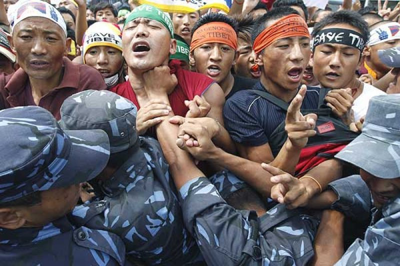 Tibetans-in-Nepal-manhandled-by-Nepalese-police-during-a-rally-calling-for-freedom-in-Tibet-PhotoAsia-News