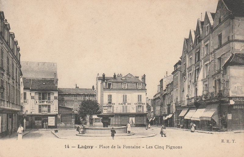CPA Lagny Place de la Fontaine 2