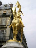 Paris_75001_Place_des_Pyramides_Jeanne_d'Arc_equestre_by_Frémiet_S1