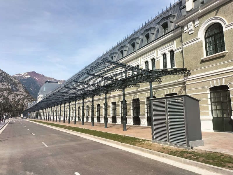 Canfranc-Estacion, parvis (Espagne)