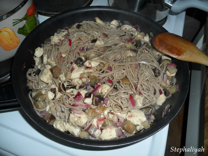 Nouilles soba, aubergines et poulet - 2