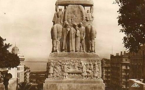 74115377 monuments aux morts à Alger