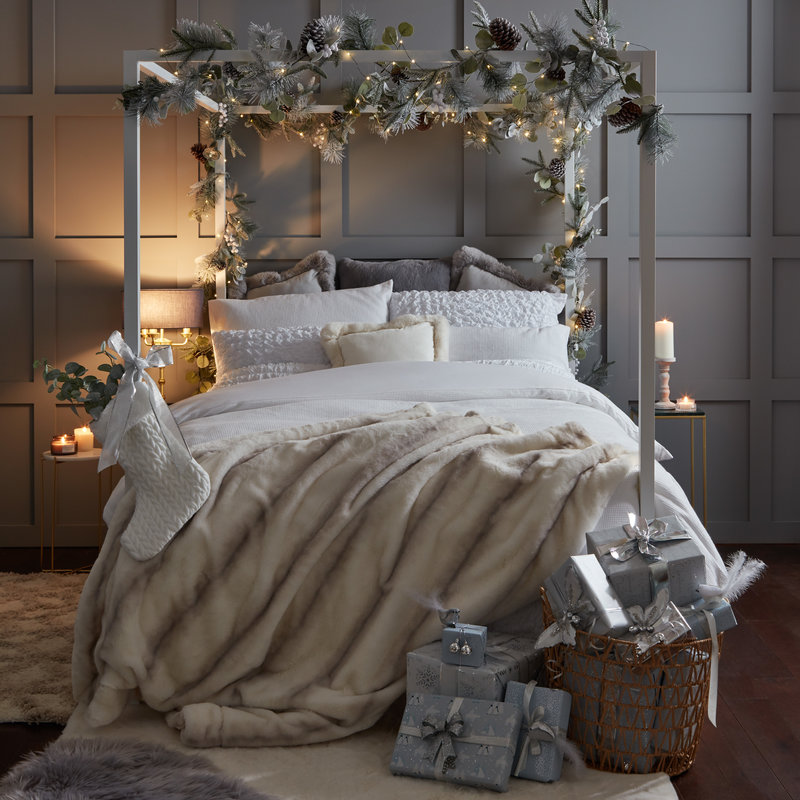 bandm_xmas_2021_silver_bed