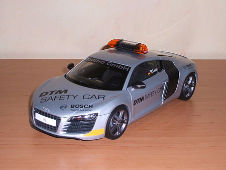 Audi_R8_DTM_Safety_Car_2008_10