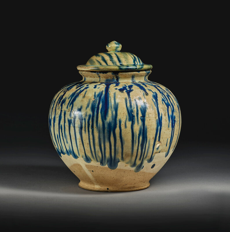 A blue splashed pottery jar and cover, Tang dynasty (618-907)