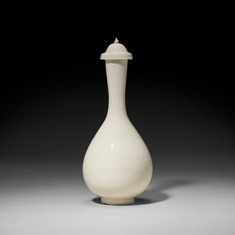 A very rare Ding botte vase and cover, Northern Song-Jin dynasty, 12th century
