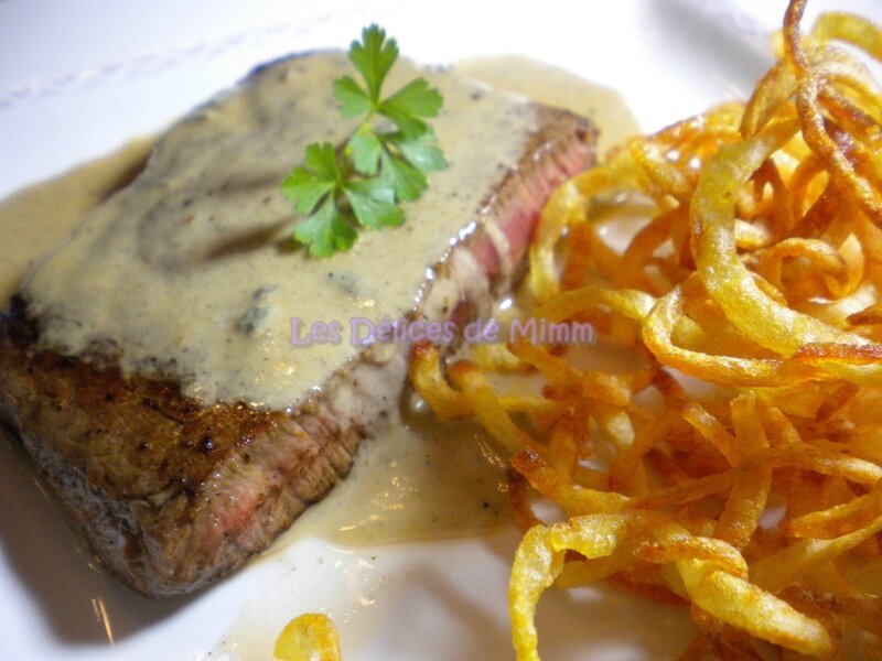 Steak au roquefort et frites bouclettes 2