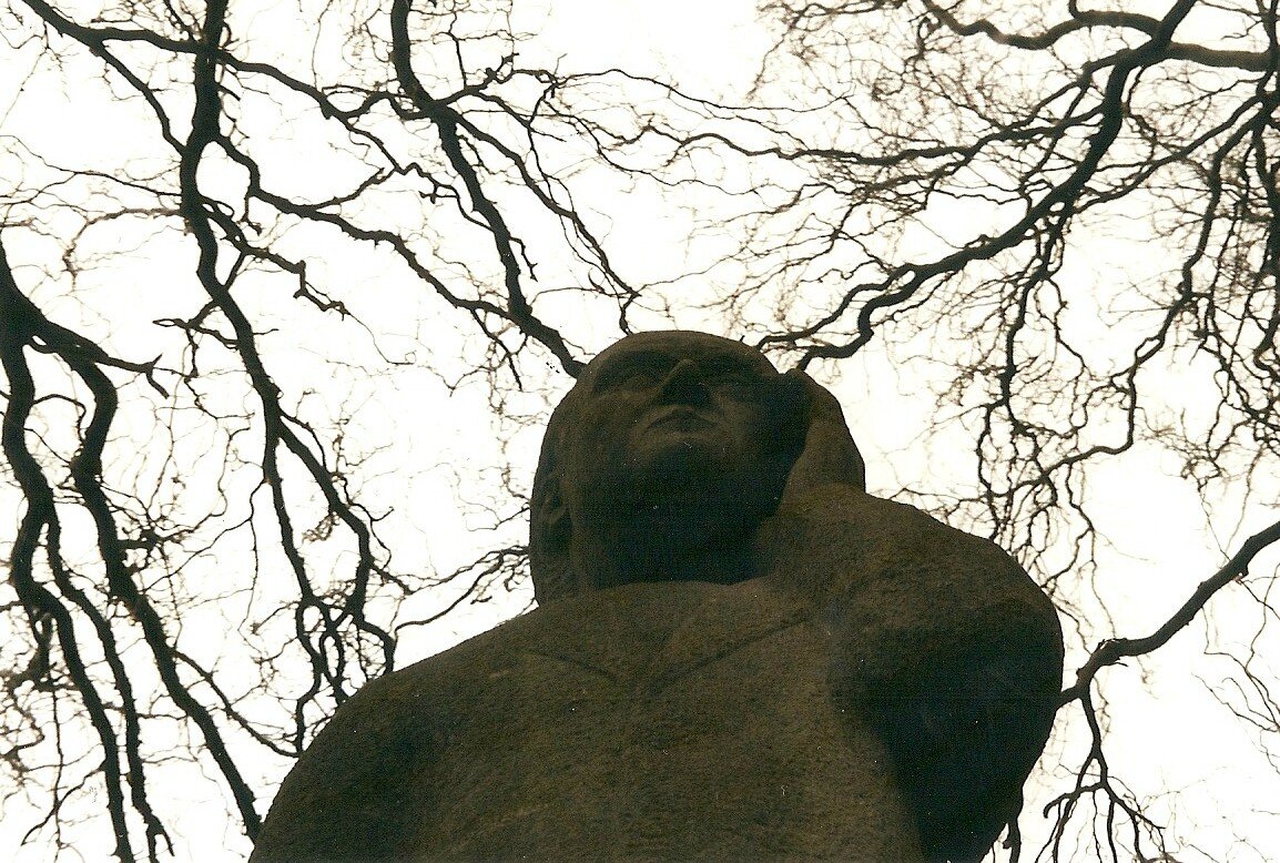 Villequier, statue de Victor Hugo (76)