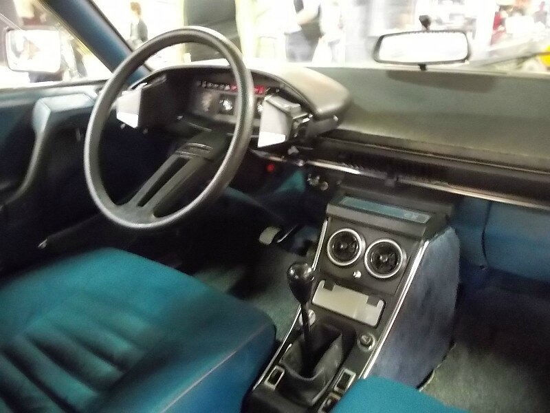CitroenCX2000SuperBkint