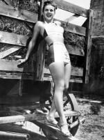 Swimsuit_CATALINA-BIRD-style-ad-catalina-model-1-jean_peters-1946-a