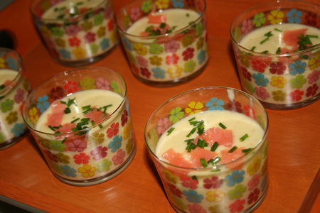 Crème de pommes de terre en verrine recettes legumes Verrines de purée de pommes de terre aux petits pois au curry vert