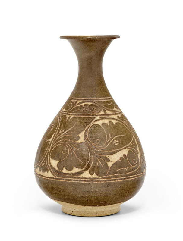 A carved Cizhou brown-glazed buff stoneware vase, yuhuchunping, Jin-Yuan Dynasty (1115-1368)