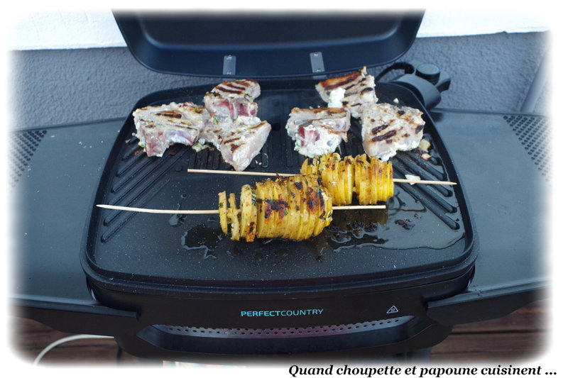 côtelettes d'agneau et brochette de pomme de terre-687