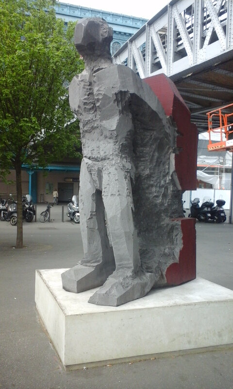 statue près de Gare d'Austerlitz