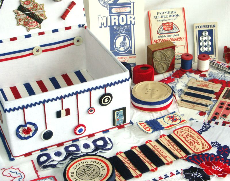 2008-03 boite bleu blanc rouge 6