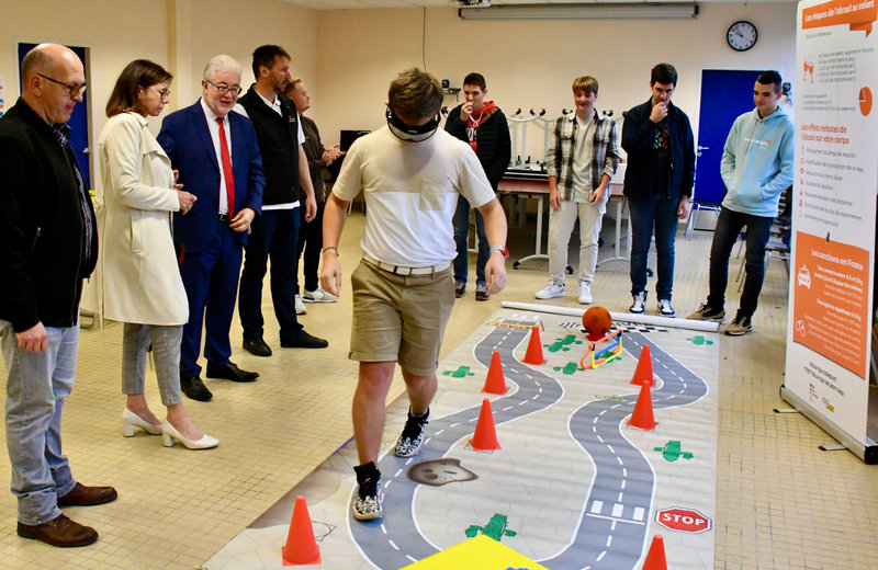 LYCÉE JOLIOT-CURIE SÉCURITÉ ROUTIÈRE 2023 parcours lunettes