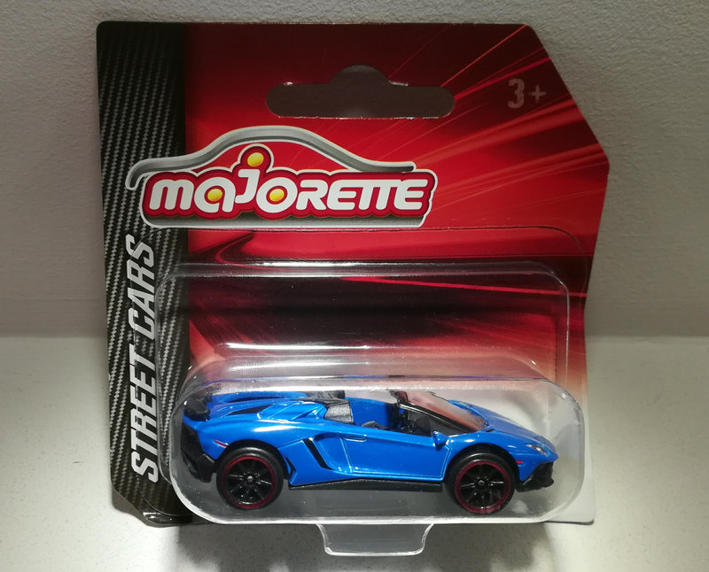 Lamborghini Aventador SV Roadster (Majorette)