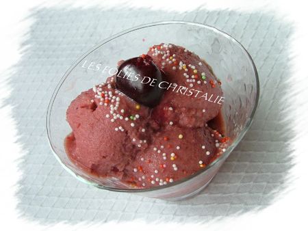 Glace légère aux cerises 1