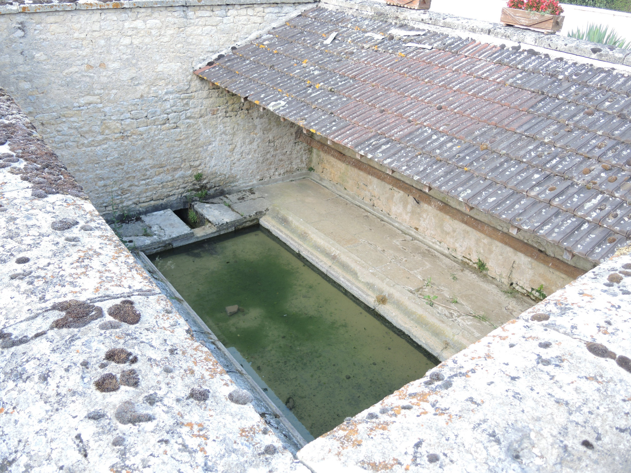 Saint-Lay, lavoir
